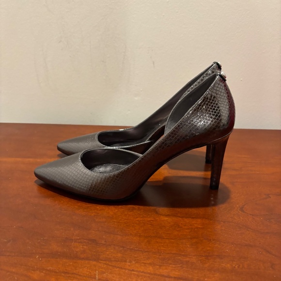 MICHAEL Michael Kors Metallic Heels - Picture 4 of 9